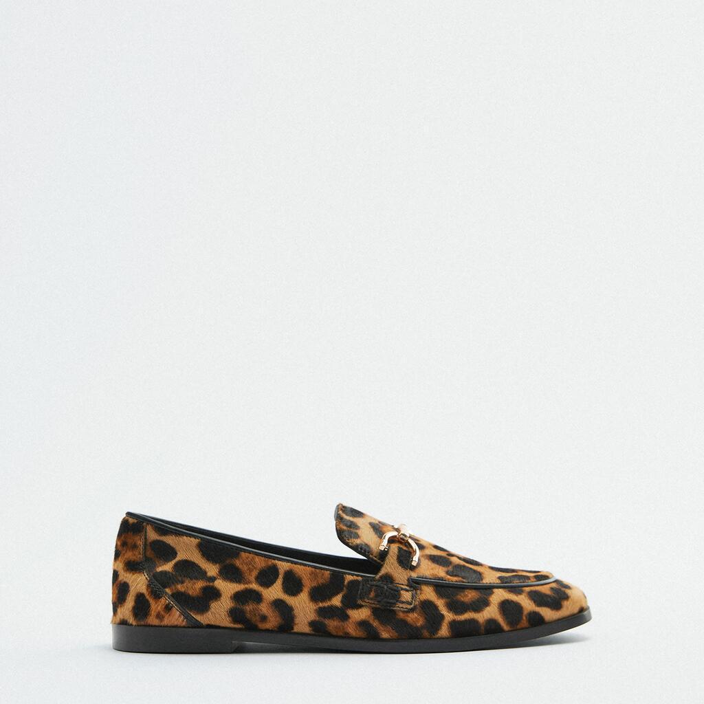 MOCASSINO ANIMALIER CON DETTAGLIO METALLICO