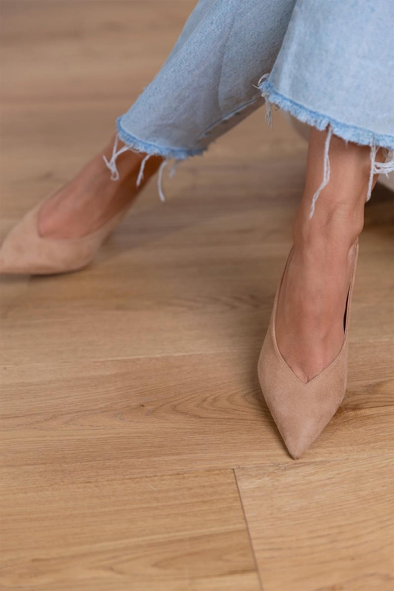 DÉCOLLETÉ SLINGBACK